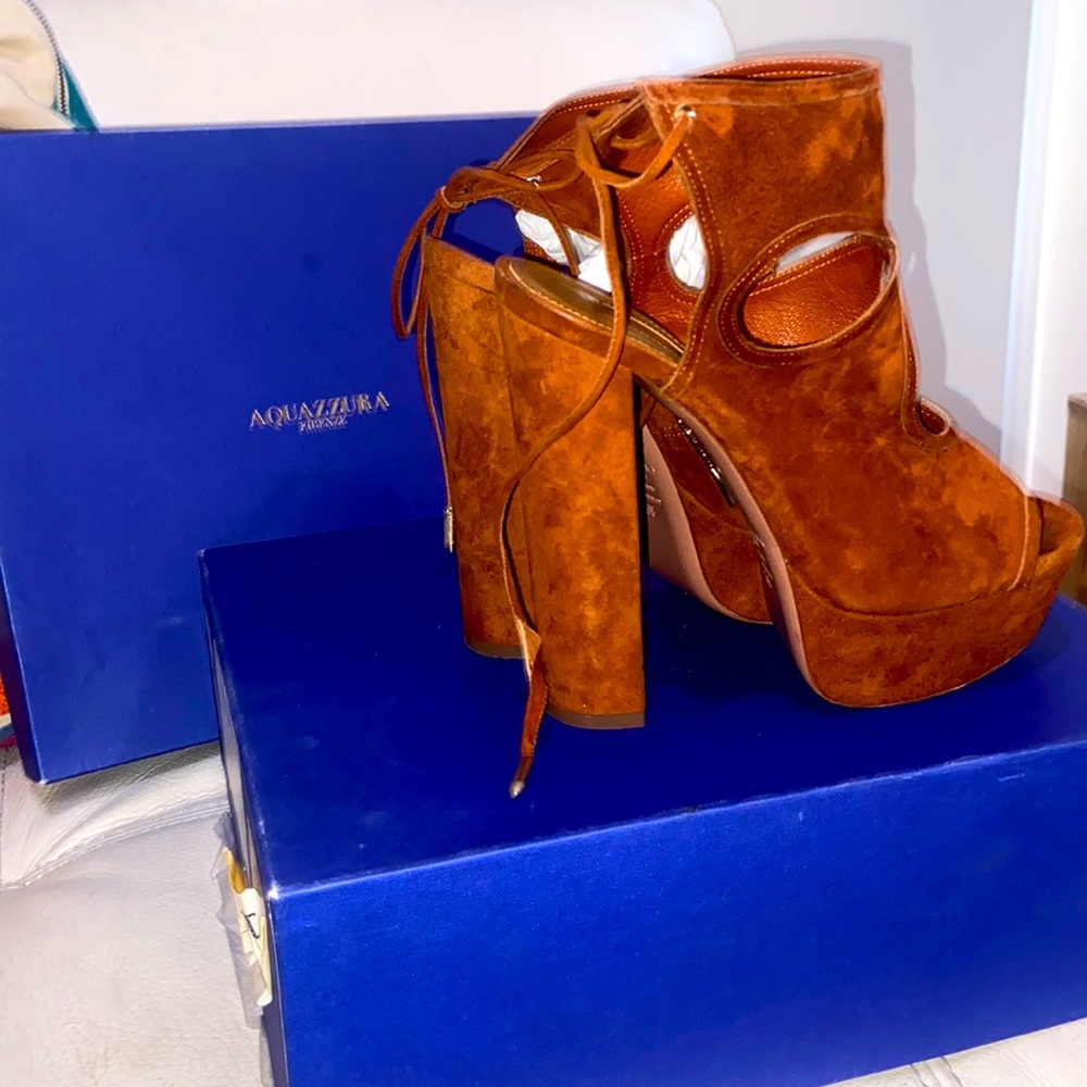 Aquazurra - Keyhole Platform heel! Great color for all seasons!